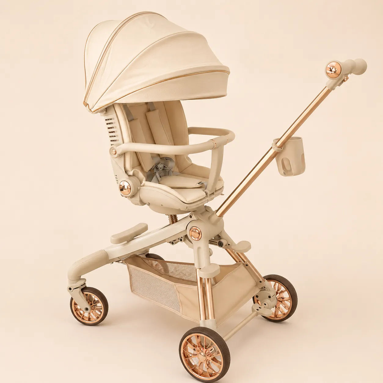 Triciclo de Lujo Castillitos Beige con Detalles Dorados