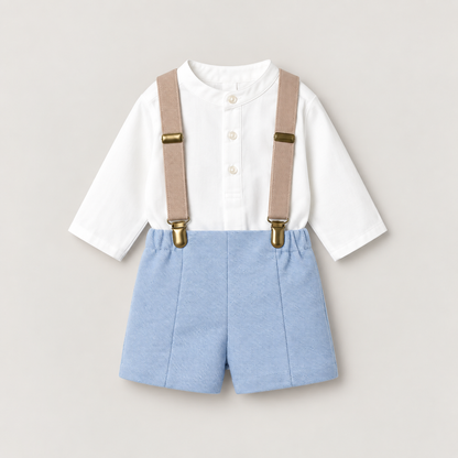 Conjunto Mayoral de camisa blanca, pantalón corto azul claro y tirantes beige para recién nacido