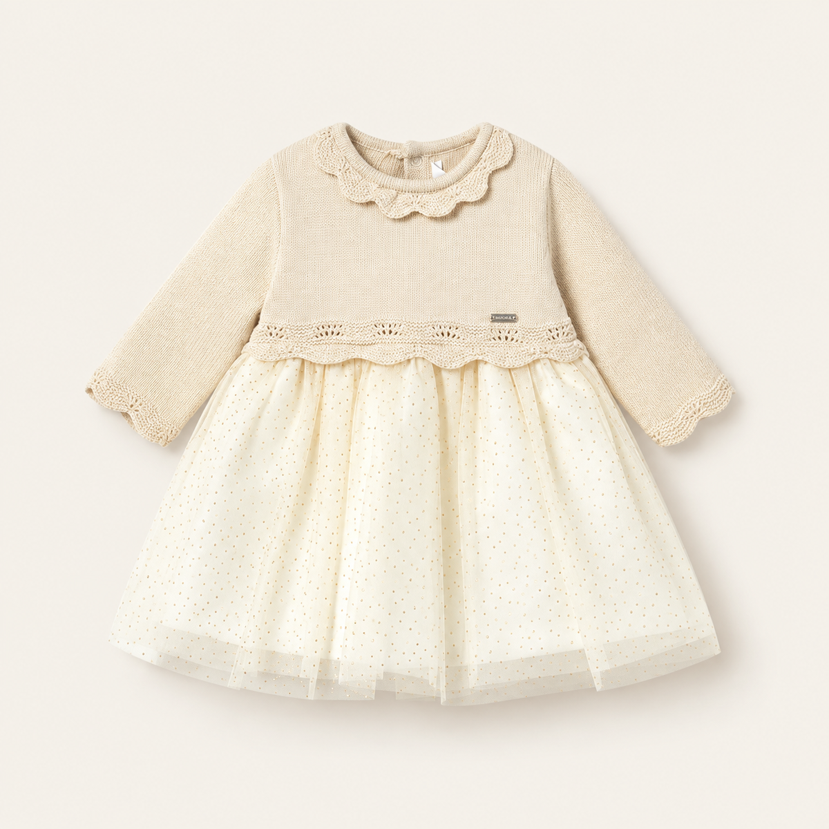 Vestido Mayoral beige para recién nacida con cuerpo tejido y falda de tul