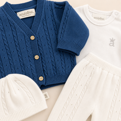 Conjunto Tejido Clásico para Bebé | Cardígan Azul Petróleo, Polaina, Body y Gorro | 4 Piezas