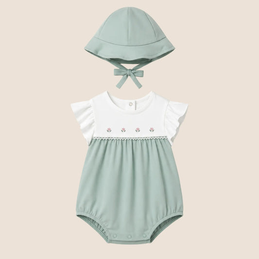 PELELE FLORECITAS CON GORRO PARA RECIEN NACIDA