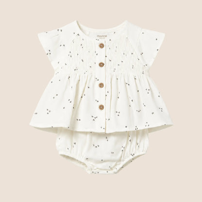 CONJUNTO CUBREPAÑAL Y BLUSA PARA RECIEN NACIDA