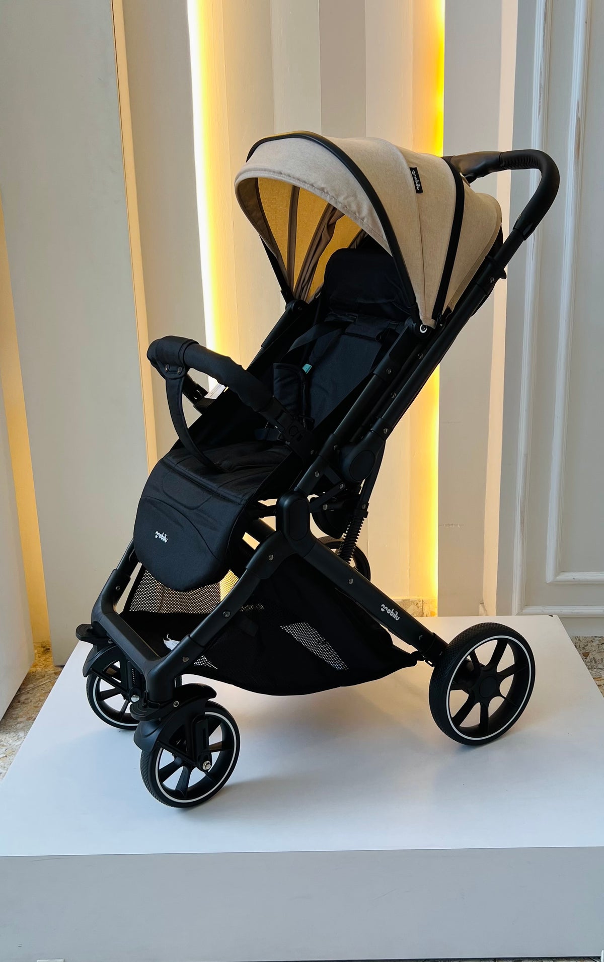 Coche Paseador Qnoblu Ref. Tokio – Color Beige
