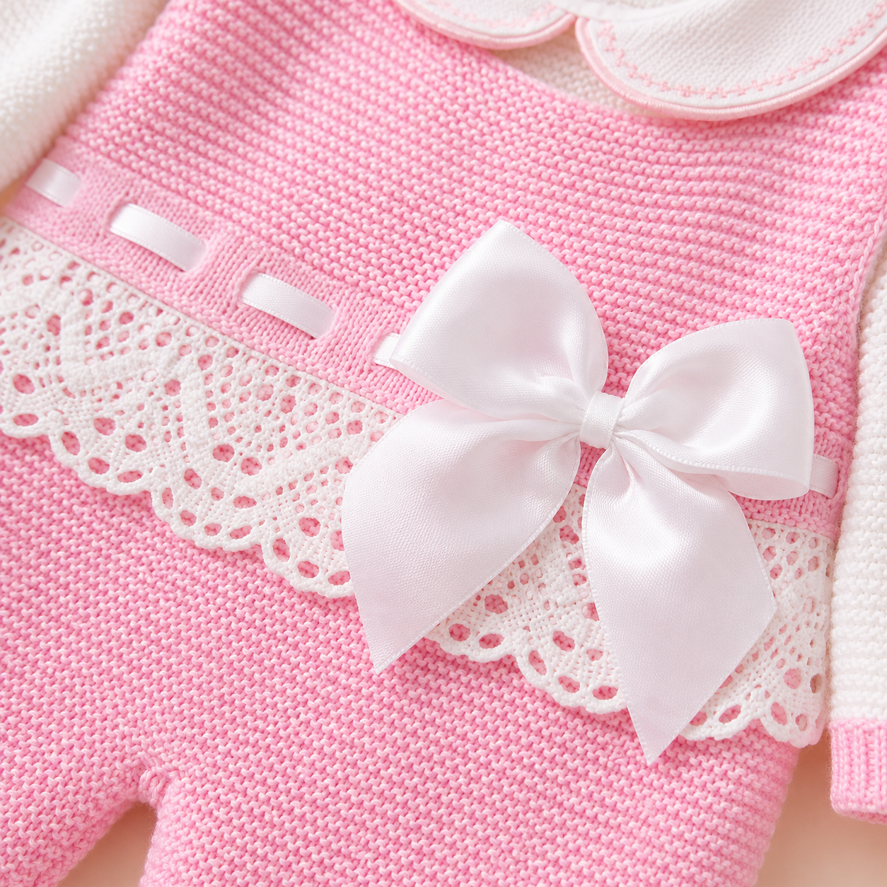 Conjunto Tejido Bebé Niña Rosa y Blanco 3 Piezas con Encaje y Moño