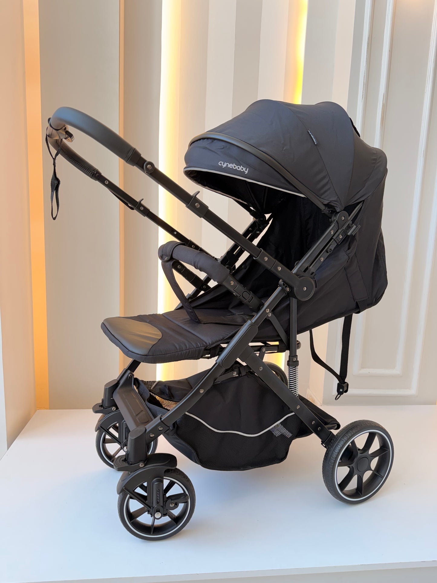 COCHE PASEADOR NEGRO- CYNEBABY