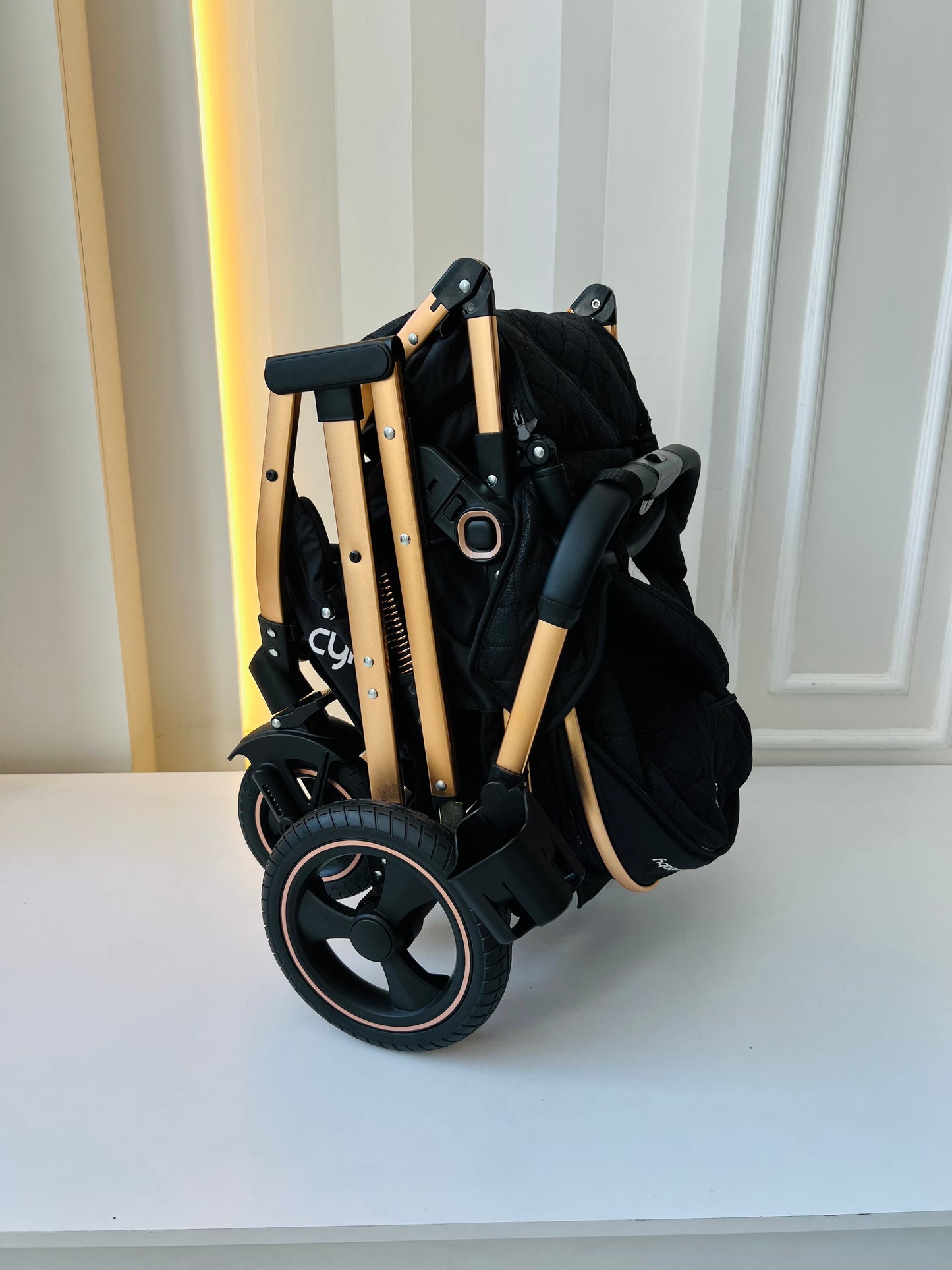 COCHE MOISÉS CYNEBABY ATENAS - NEGRO