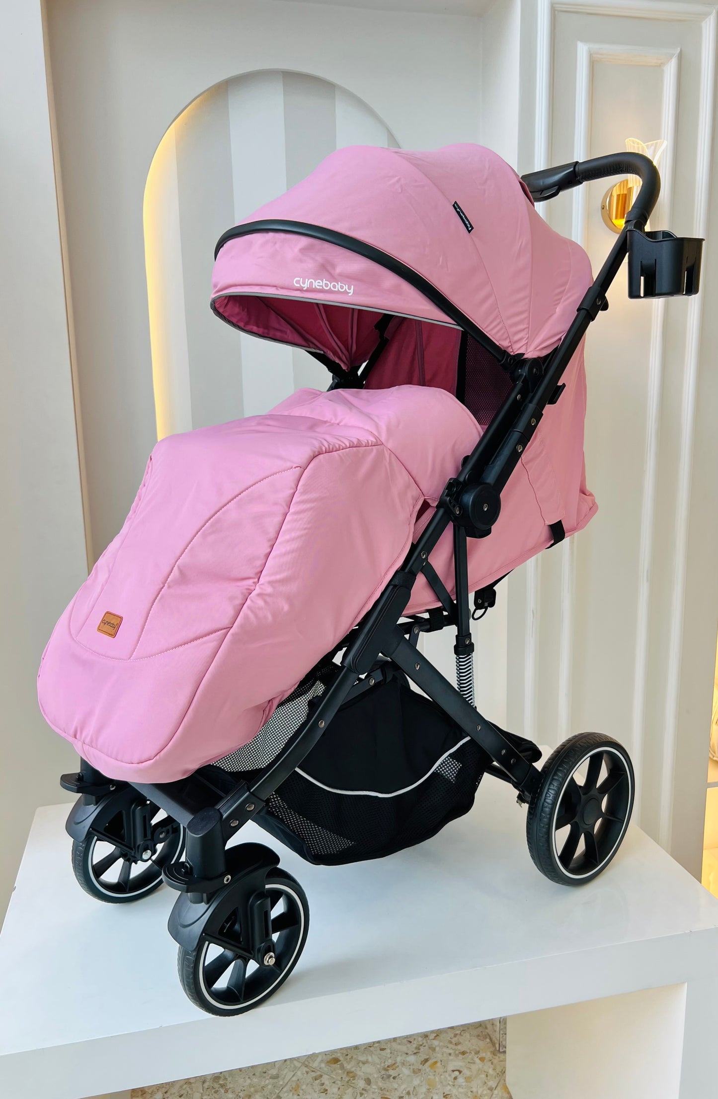 COCHE PASEADOR ROSA-CYNEBABY