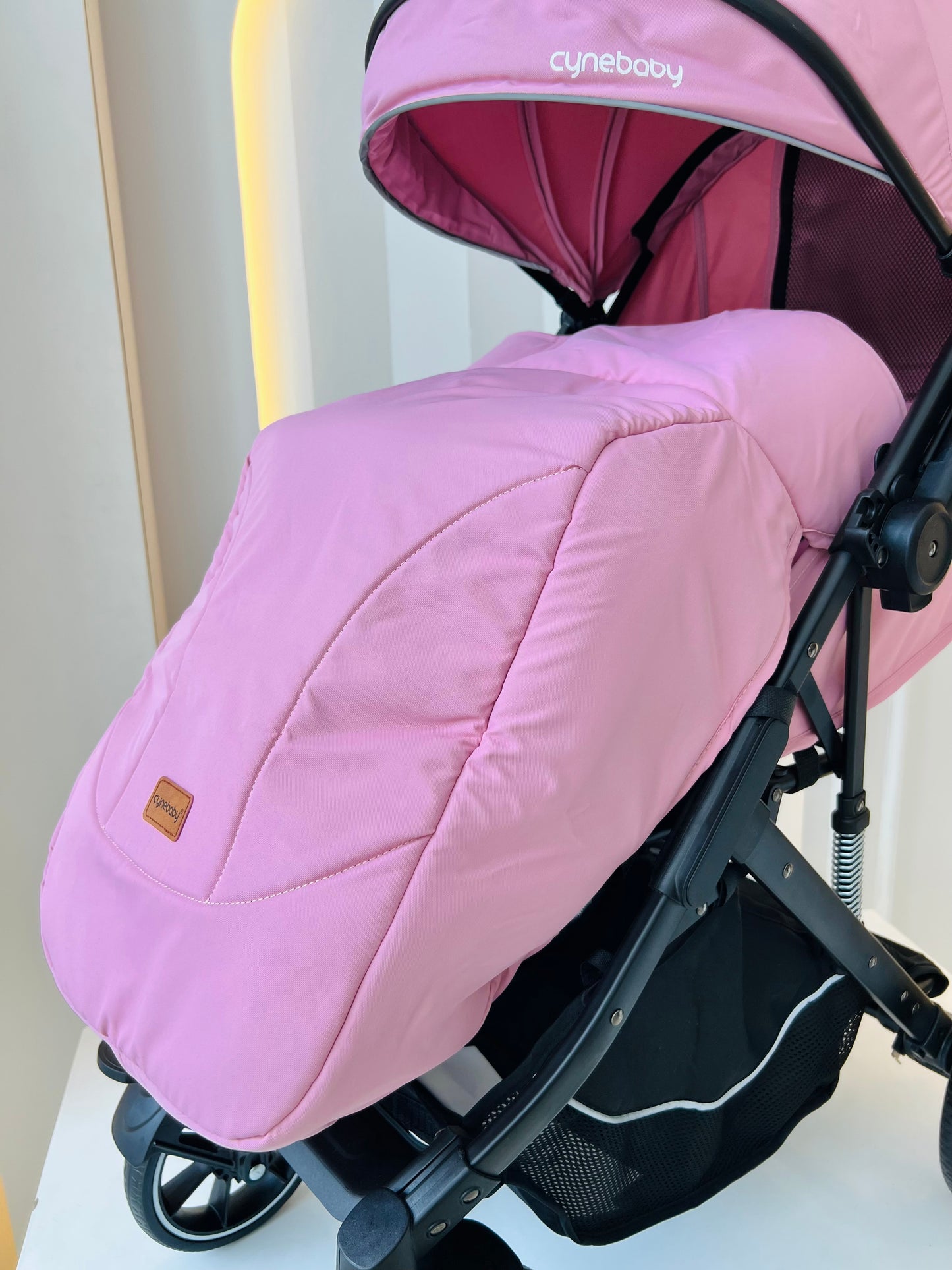 COCHE PASEADOR ROSA-CYNEBABY