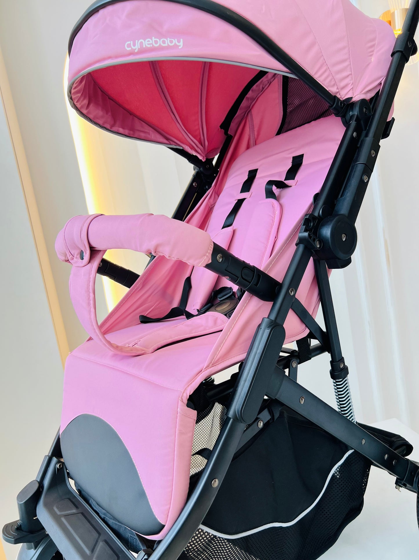 COCHE PASEADOR ROSA-CYNEBABY