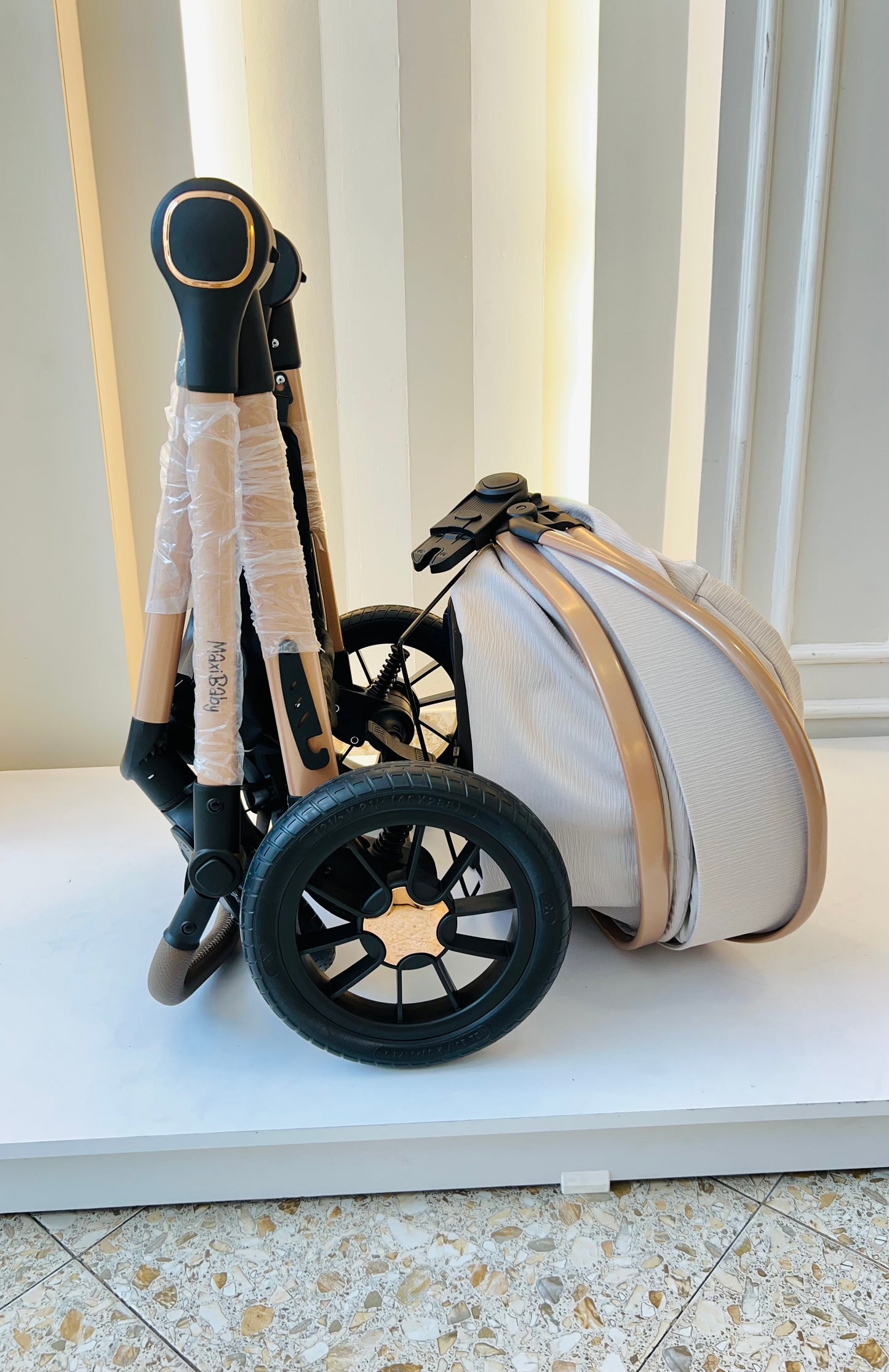 COCHE MOISÉS-NOVA MARFIL