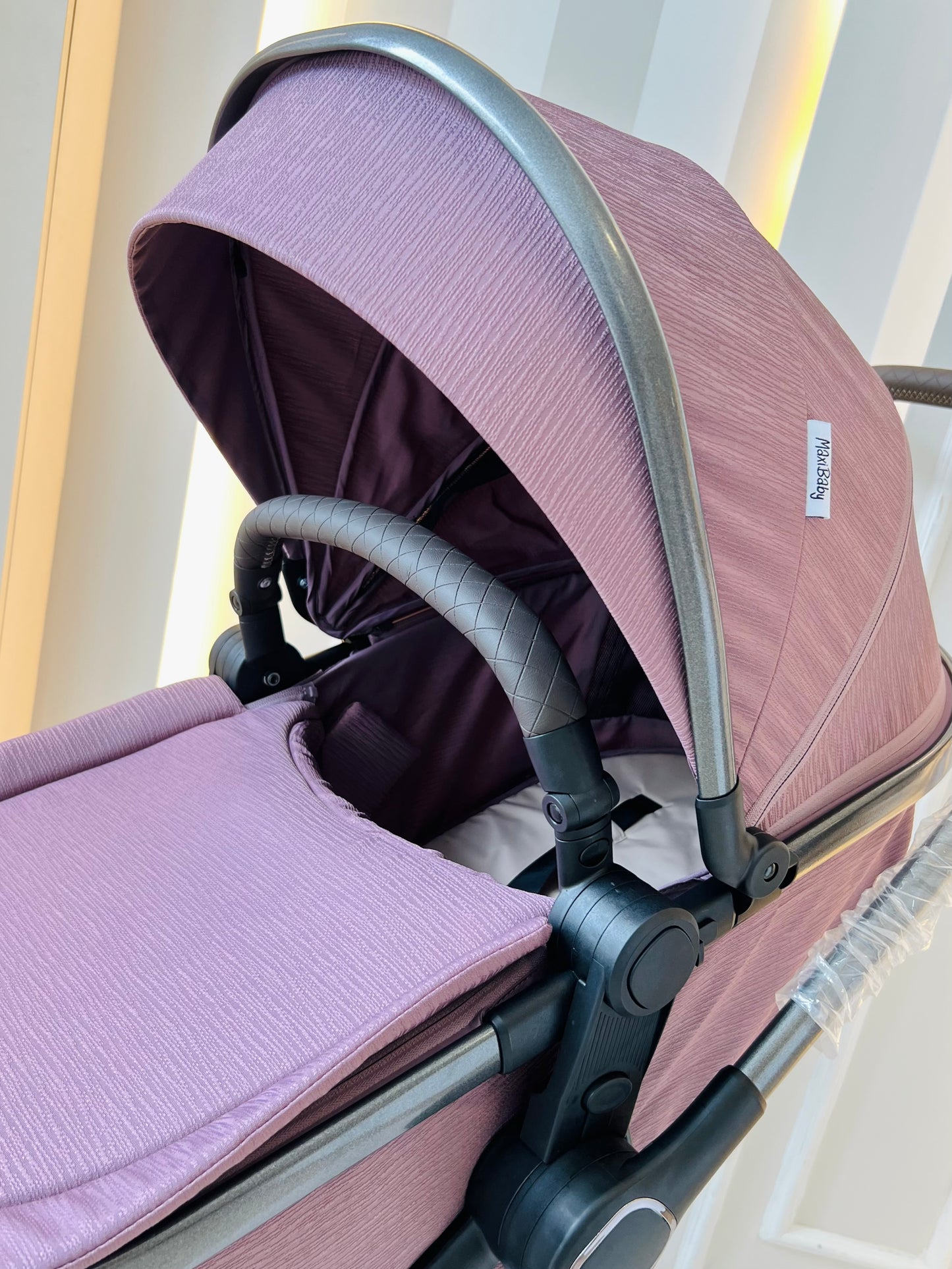 COCHE MOISÉS-NOVA MORADO