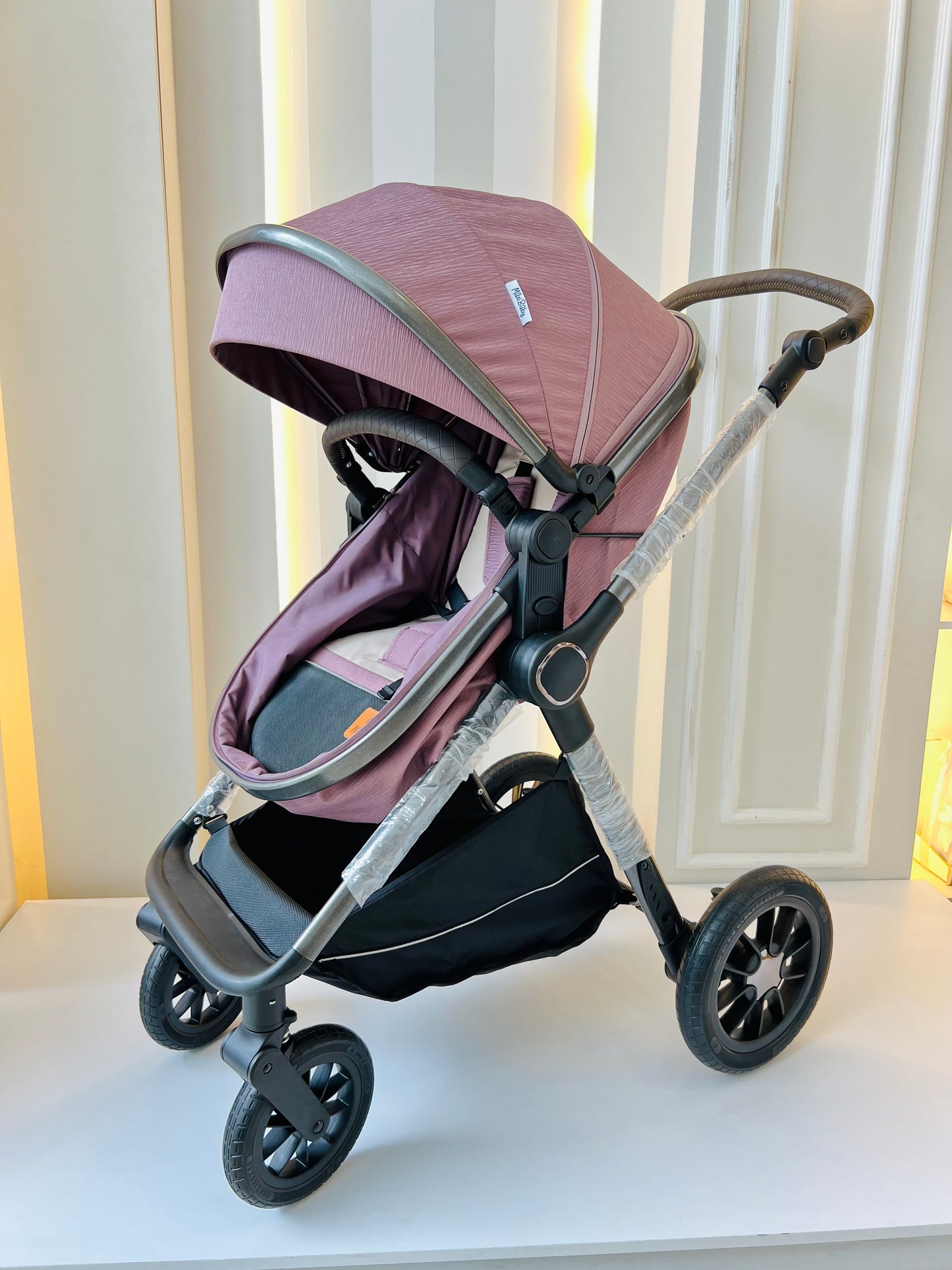 COCHE MOISÉS-NOVA MORADO