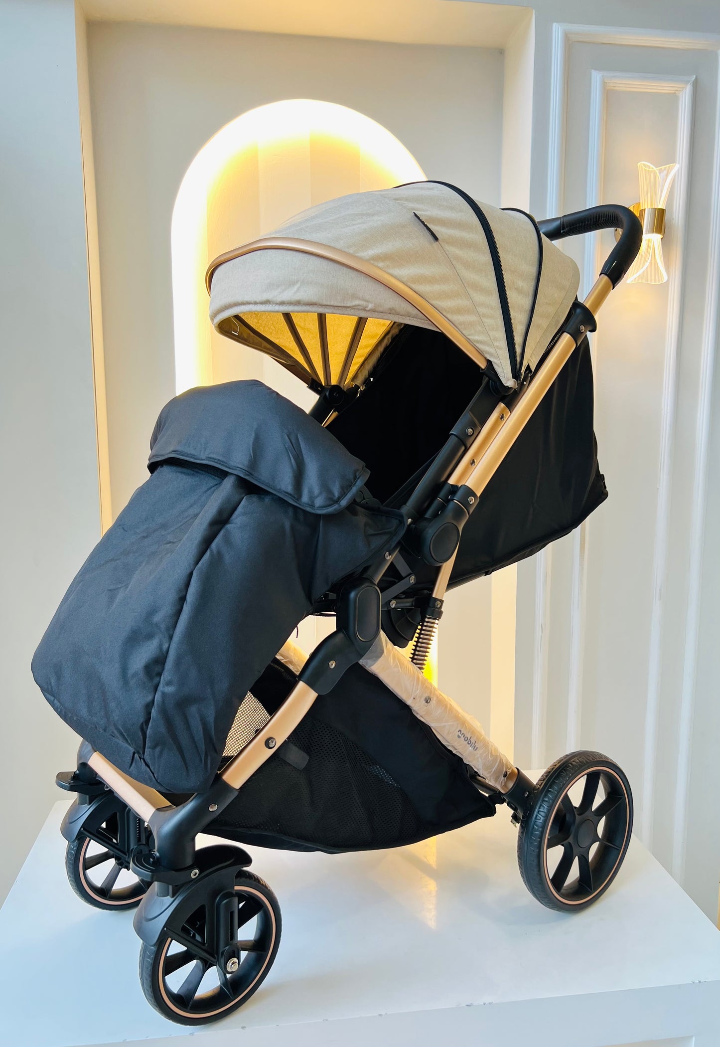 COCHE PASEADOR TOKIO BEIGE -MOBILU