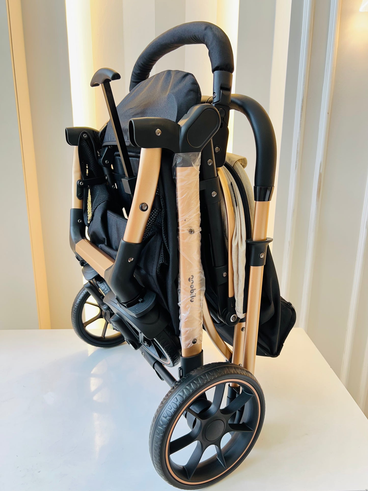 COCHE PASEADOR TOKIO BEIGE -MOBILU