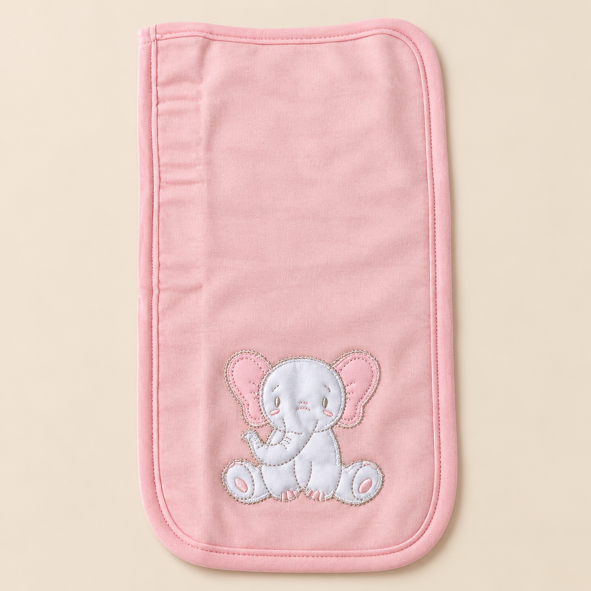 Pañito rosa para bebé con borde rosado y elefante bordado