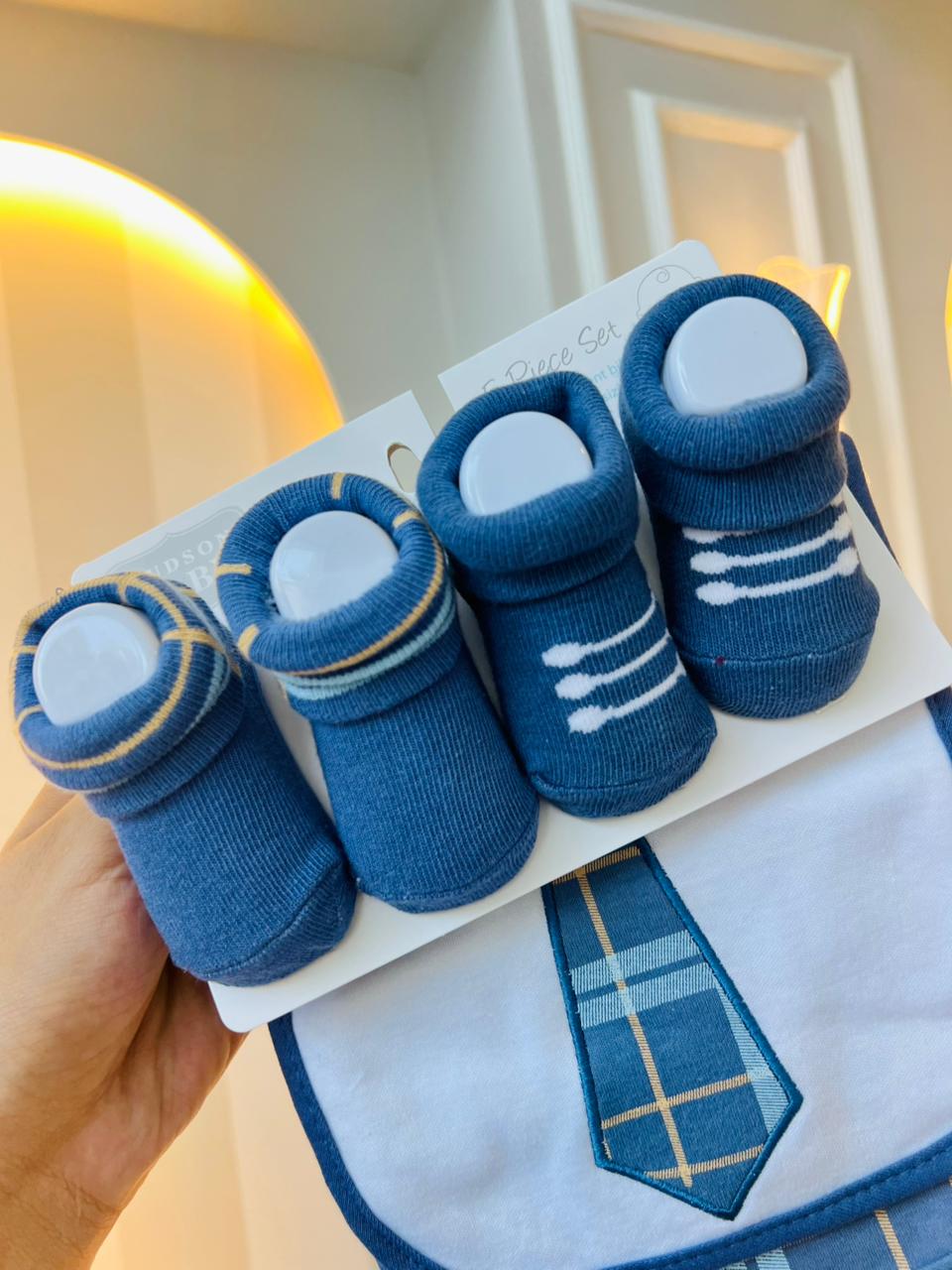 MEDIAS CON BABEROS-CORBATA