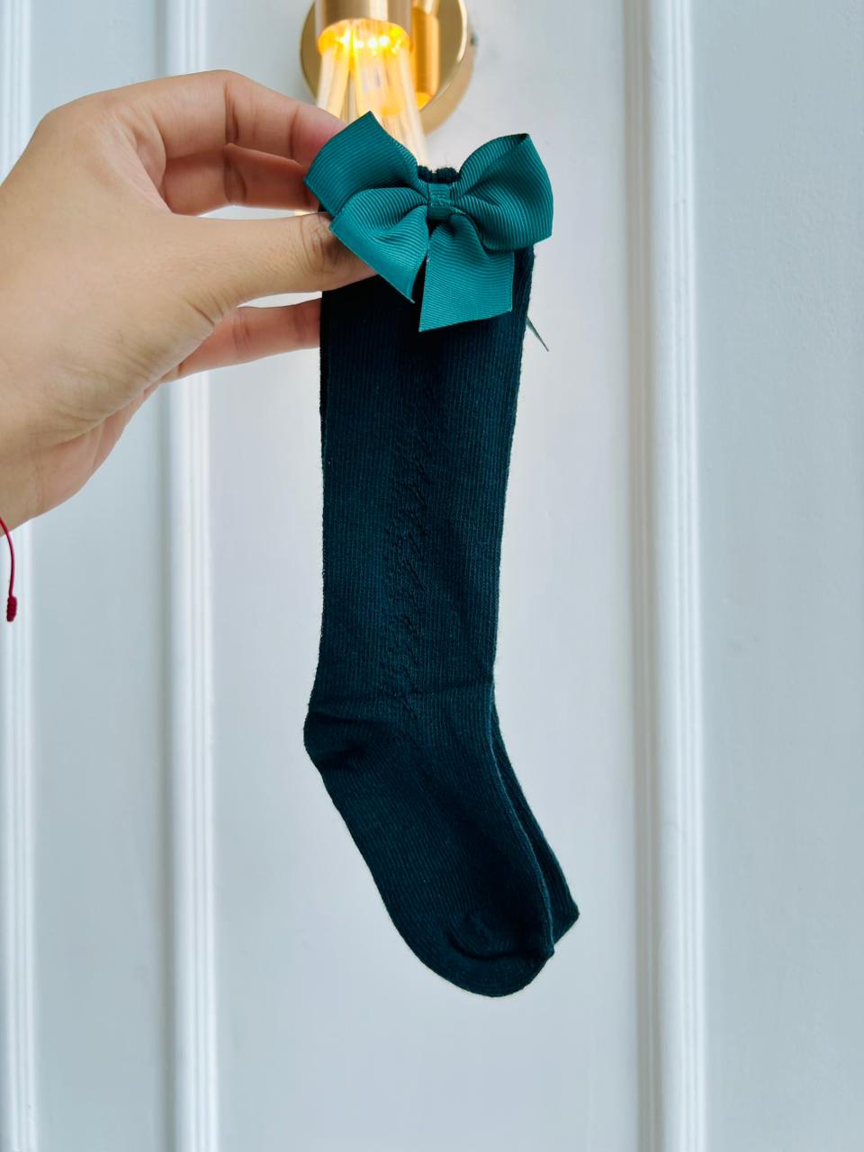 MEDIAS ESPAÑOLAS PARA BEBE CON LAZO - COLOR VERDE BOTELLA - TALLA XS & M