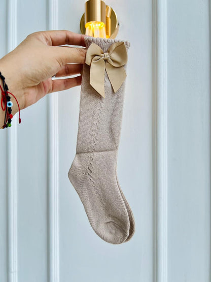 MEDIAS ESPAÑOLAS PARA BEBE CON LAZO - COLOR BEIGE - TALLA M & L