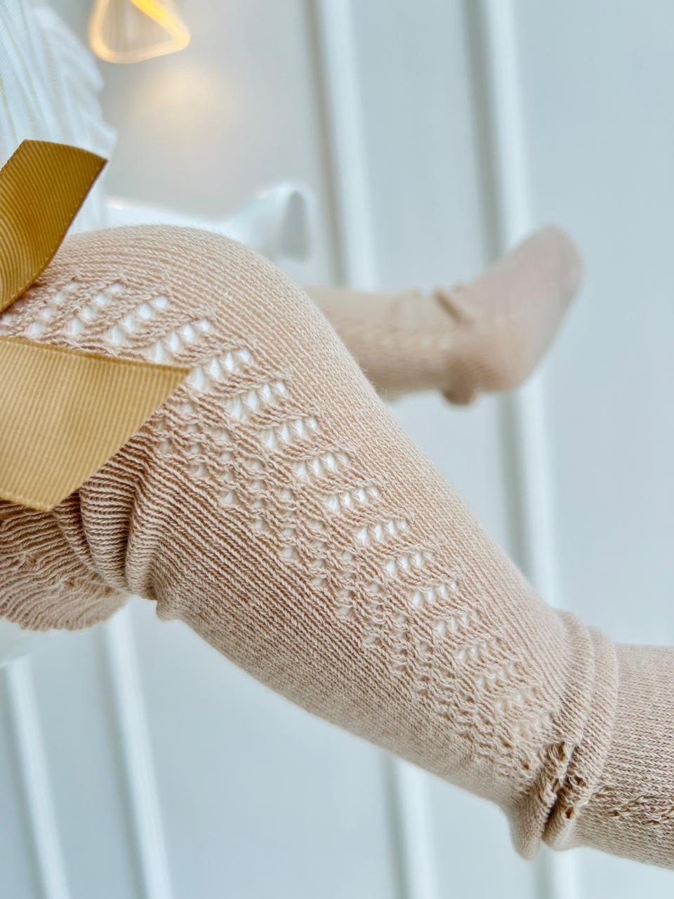 MEDIAS ESPAÑOLAS PARA BEBE CON LAZO - COLOR BEIGE - TALLA M & L
