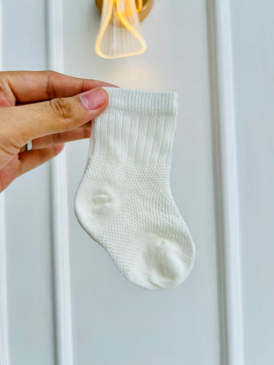 MEDIAS CORTAS CLASICAS PARA BEBE - COLOR BLANCO - TALLA XS, S & M