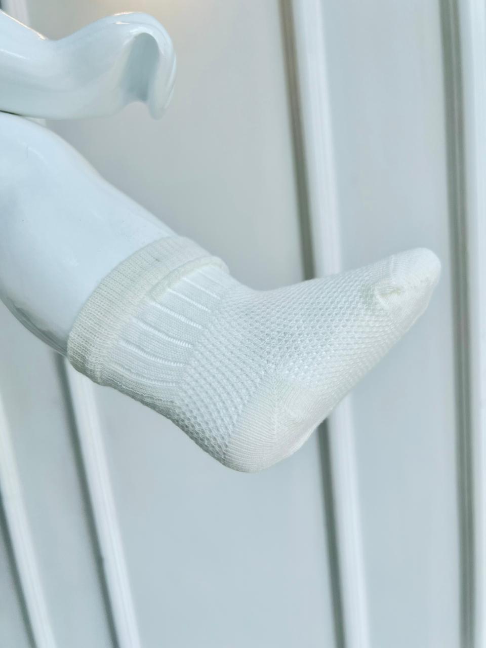 MEDIAS CORTAS CLASICAS PARA BEBE - COLOR BLANCO - TALLA XS, S & M