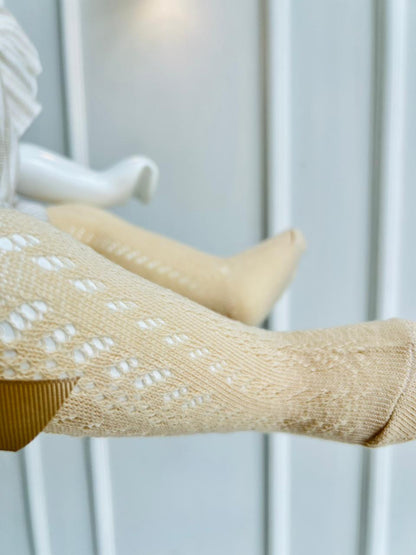 MEDIAS ESPAÑOLAS PARA BEBE CON LAZO - COLOR BEIGE ARENA - TALLA M
