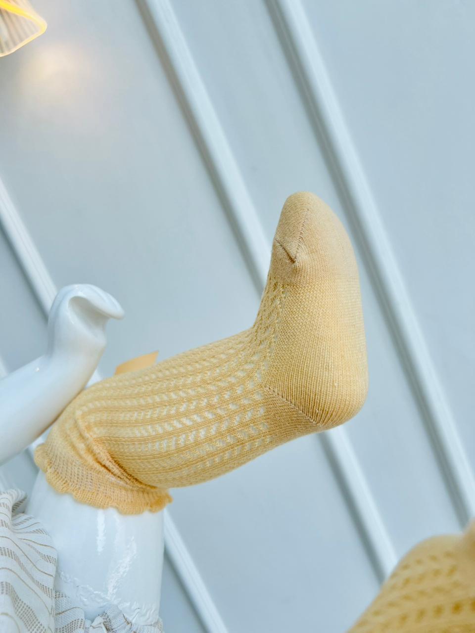 MEDIAS ESPAÑOLAS PARA BEBE CON LAZO - COLOR AMARILLO PASTEL - TALLA M