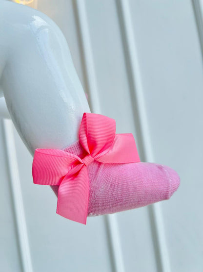 MEDIAS ANTIDESLIZANTE PARA BEBE - DISEÑO LAZO DECORATIVO