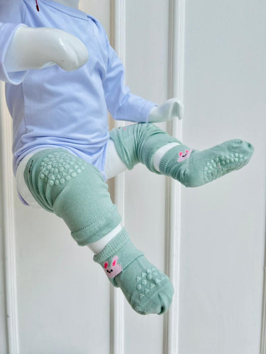 RODILLERA CON MEDIA ANTIDESLIZANTE-AGUAMARINA CONEJO