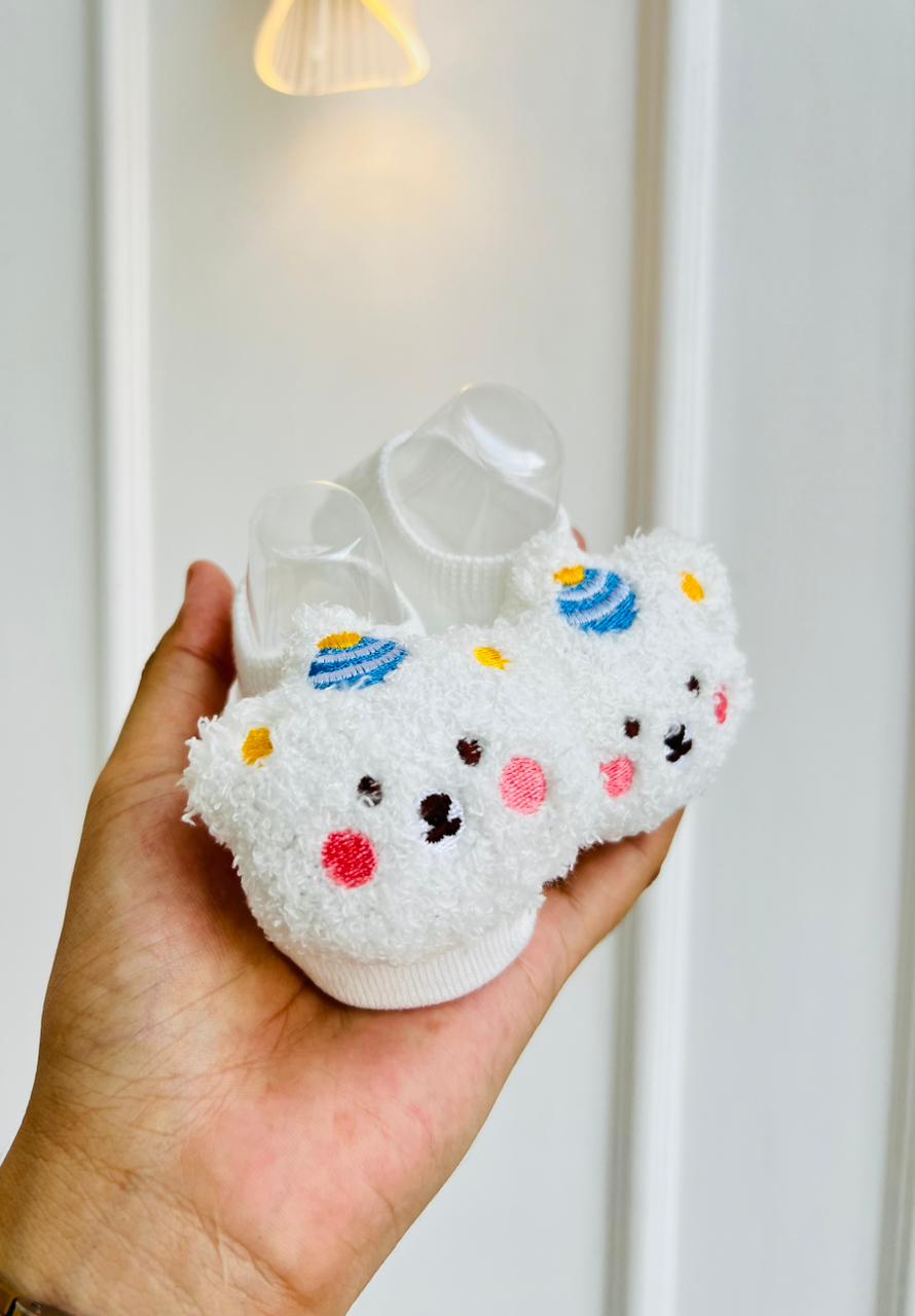 MEDIAS ANTIDESLIZANTES PARA BEBE CON LAZO DECORATIVO - DISEÑO ANIMALITOS