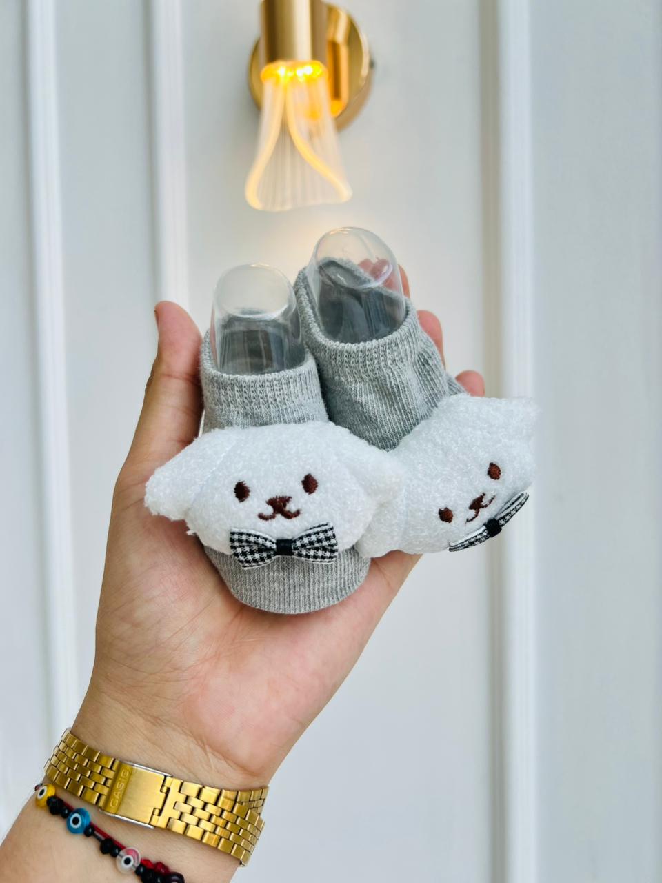 MEDIAS ANTIDESLIZANTES PARA BEBE CON LAZO DECORATIVO - DISEÑO ANIMALITOS