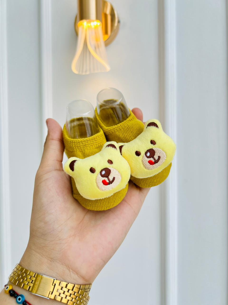 MEDIAS ANTIDESLIZANTES PARA BEBE CON LAZO DECORATIVO - DISEÑO ANIMALITOS