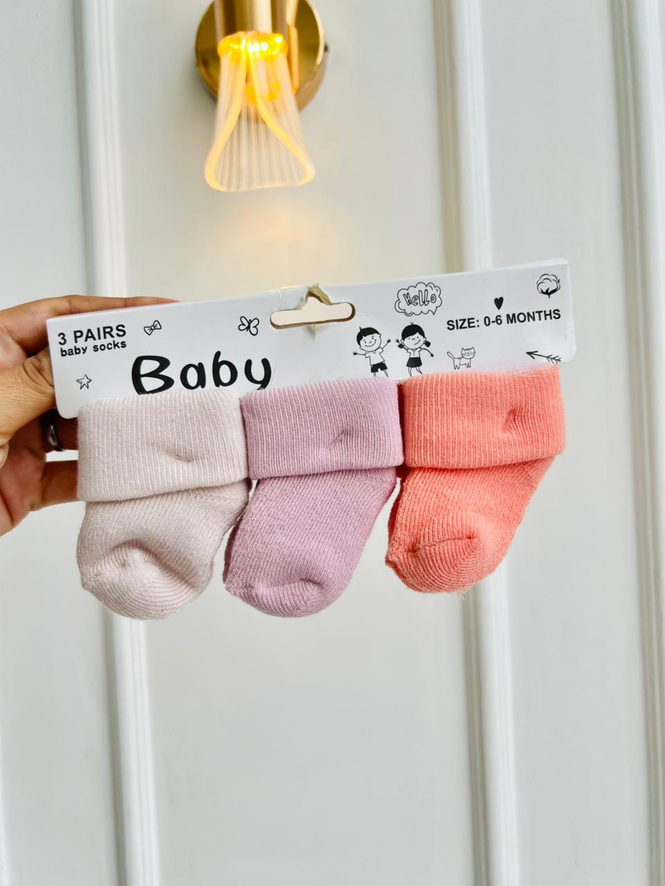 SET MEDIAS BASICAS PARA BEBE - 3 PARES 0 A 6 MESES