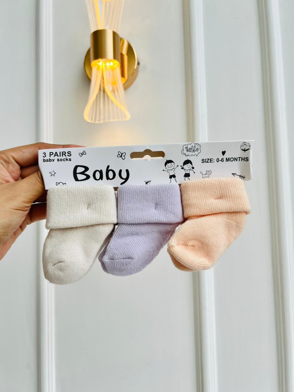 SET MEDIAS BASICAS PARA BEBE - 3 PARES 0 A 6 MESES