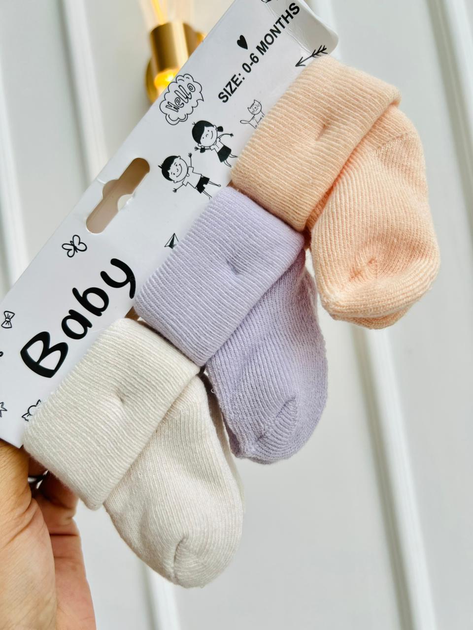 SET MEDIAS BASICAS PARA BEBE - 3 PARES 0 A 6 MESES