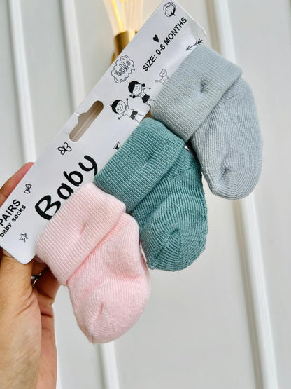 SET MEDIAS BASICAS PARA BEBE - 3 PARES 0 A 6 MESES