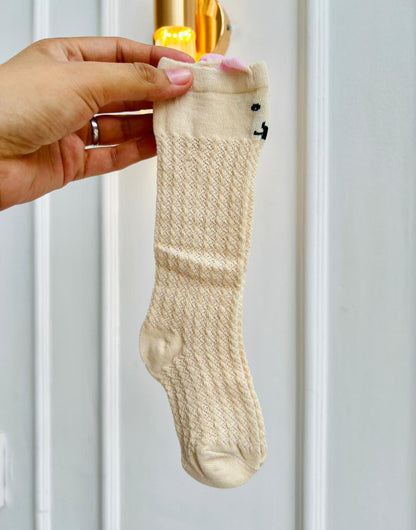MEDIAS PARA BEBÉ - DISEÑO CARITA - COLOR BEIGE CLASICO