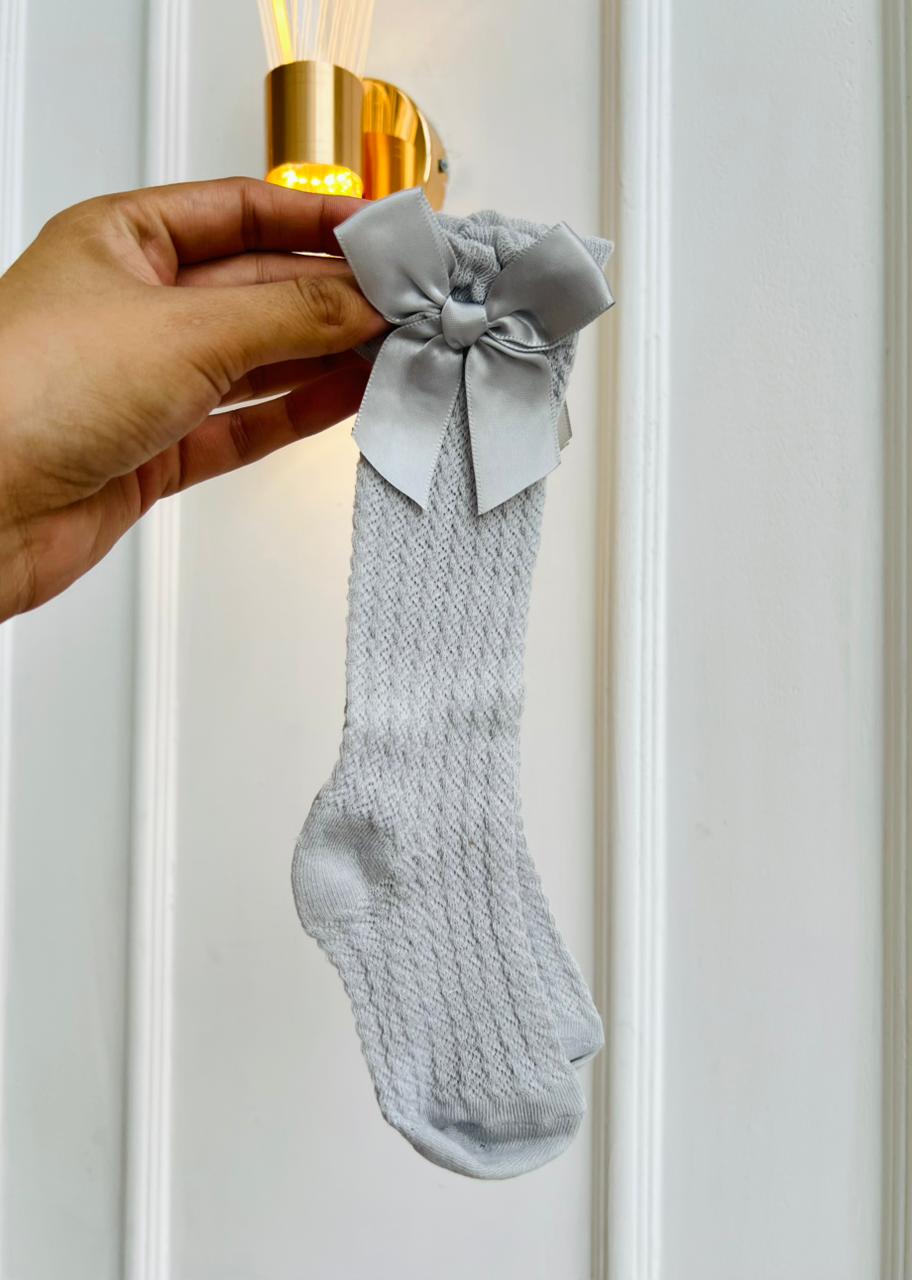 MEDIAS ESPAÑOLAS PARA BEBE CON LAZO - COLOR GRIS - TALLA M