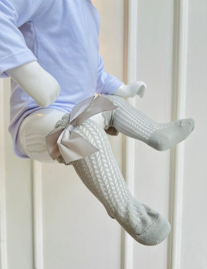MEDIAS ESPAÑOLAS PARA BEBE CON LAZO - COLOR GRIS - TALLA M