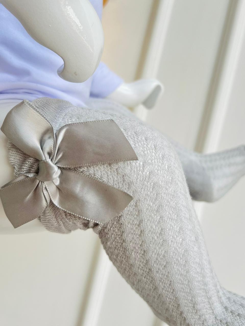 MEDIAS ESPAÑOLAS PARA BEBE CON LAZO - COLOR GRIS - TALLA M