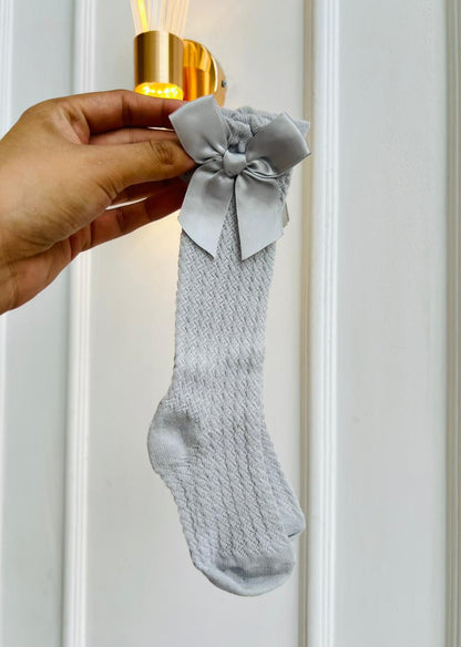 MEDIAS ESPAÑOLAS PARA BEBE CON LAZO - COLOR GRIS - TALLA M