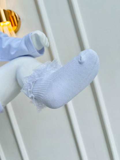 MEDIAS PARA BEBÉ CON ENCAJE DECORATIVO - COLOR  BLANCO - TALLA S