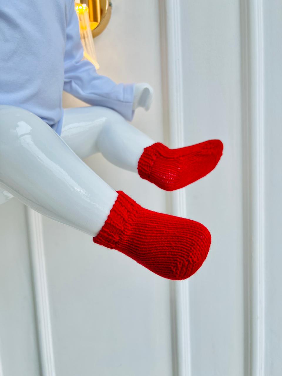 MEDIAS CORTAS EN TEJIDO DE PUNTO PARA BEBÉ - COLOR ROJO