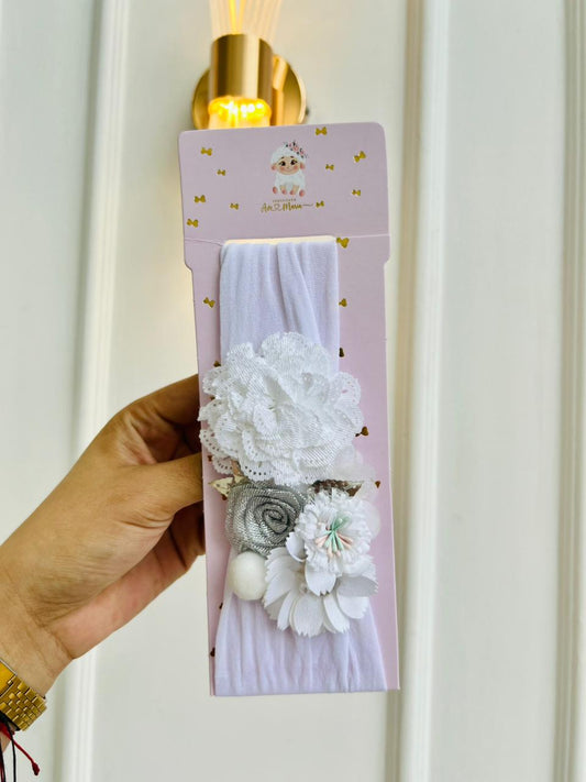 DIADEMA TURBANTE PARA BEBÉ CON FLORES DECORATIVAS - COLOR BLANCO