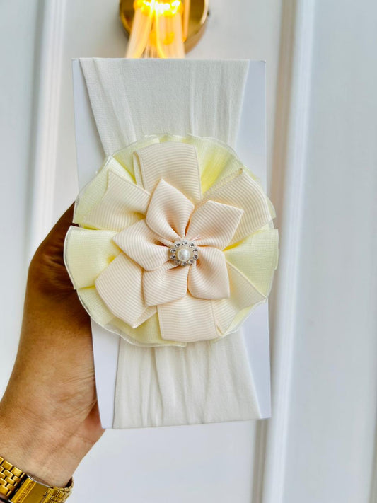 DIADEMA TURBANTE PARA BEBÉ CON FLORES DECORATIVAS - COLOR MARFIL