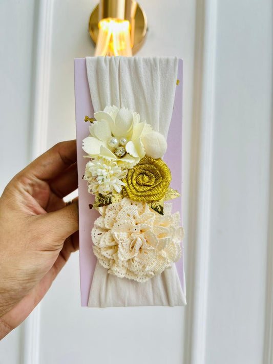 DIADEMA TURBANTE PARA BEBÉ CON FLORES DECORATIVAS - COLOR BEIGE