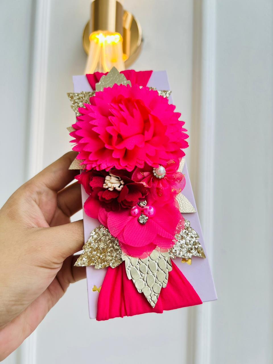 DIADEMA PARA BEBÉ CON FLORES DECORATIVAS - DISEÑO FLORAL