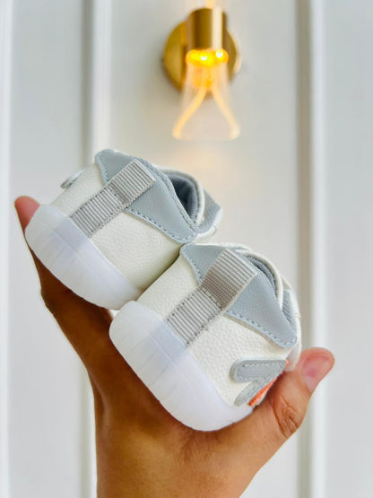 ZAPATOS PARA BEBÉ - TALLA 15