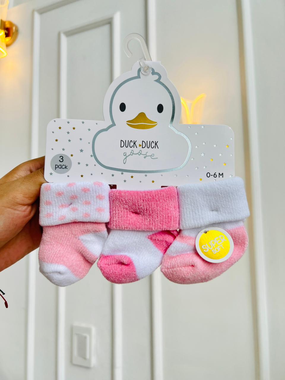 SET MEDIAS PLUSH ¨DUCK DUCK GOOSE¨ X3 - 0 A 6 MESES