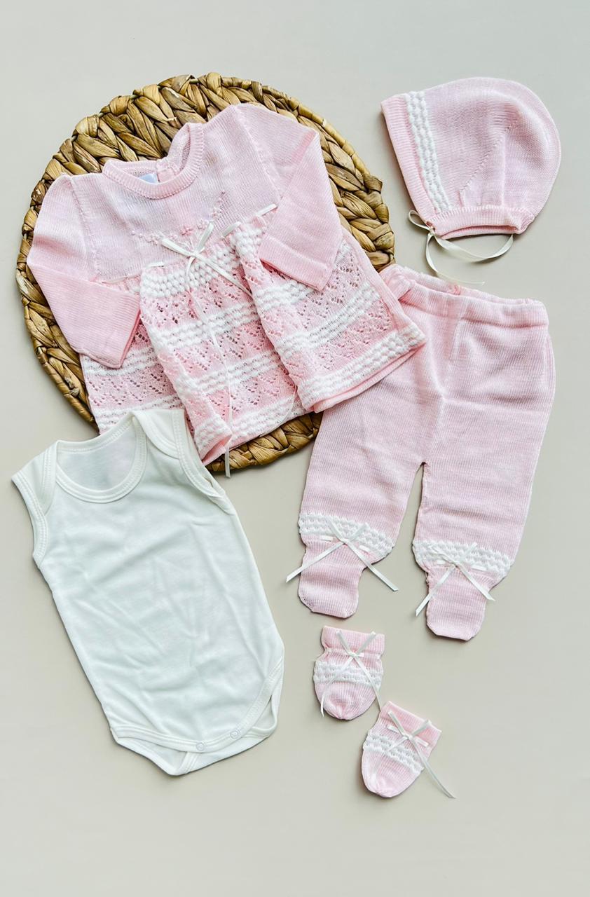 SET TEJIDO PREMIUM PARA RECIÉN NACIDA  – SUAVIDAD, ESTILO Y DETALLES QUE ENAMORAN
